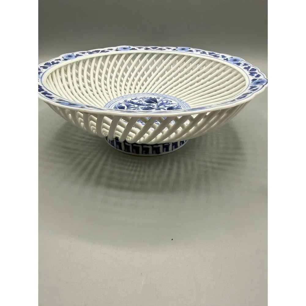 Hasimoto China Japan Blue White Reticulated Lattice Porcelain Floral Basket Bowl